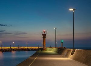 Projecteurs solaires LED têtes de mâts HYBRIDES